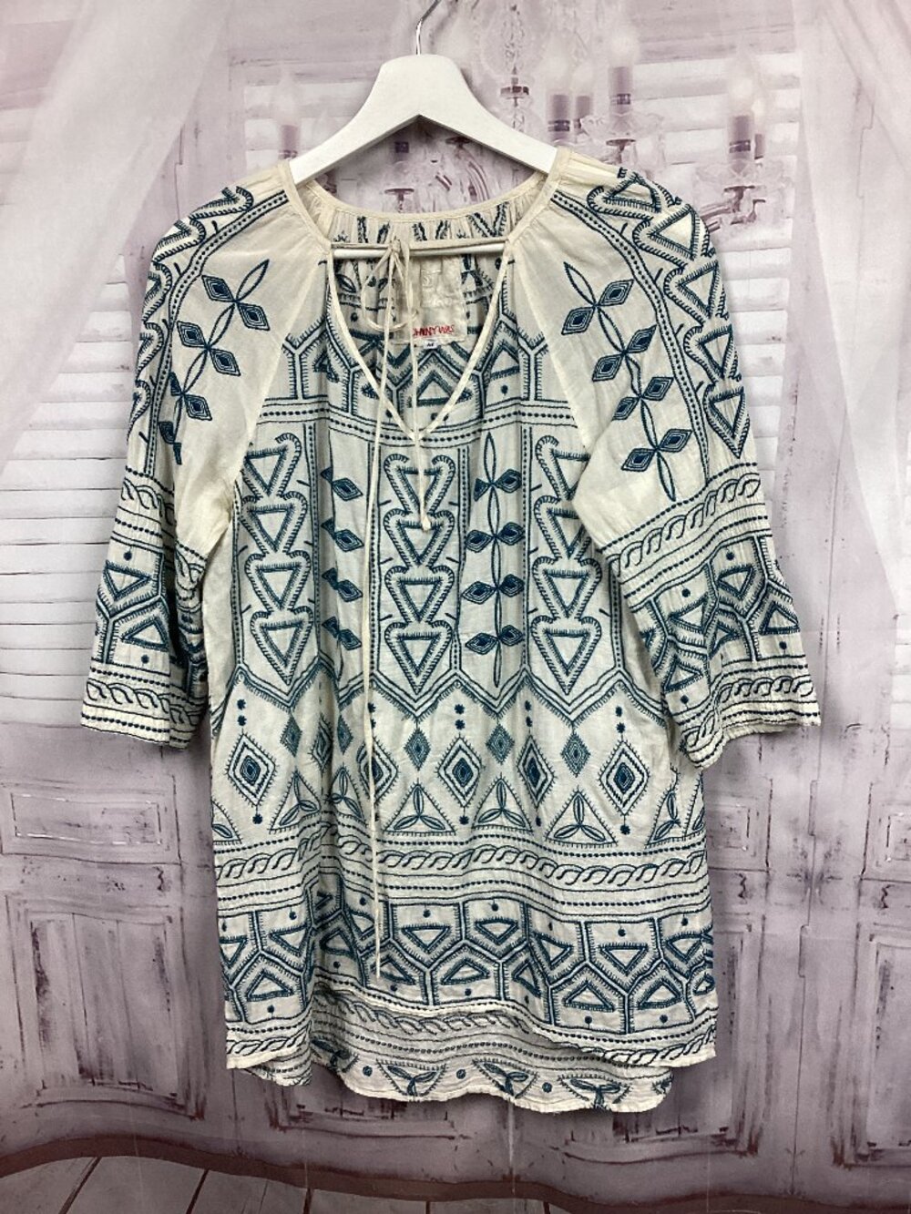 Johnny Was Embroidered Blouse White & Blue M